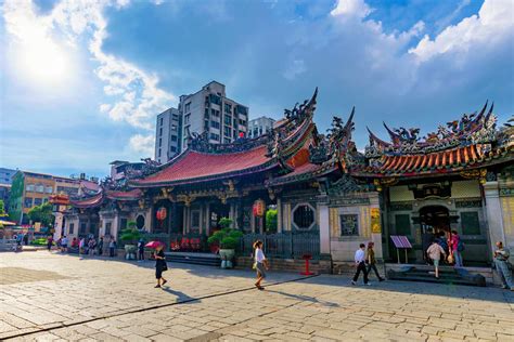 住宮廟附近|住寺廟周圍風水有影響？命理師曝嚴重後果